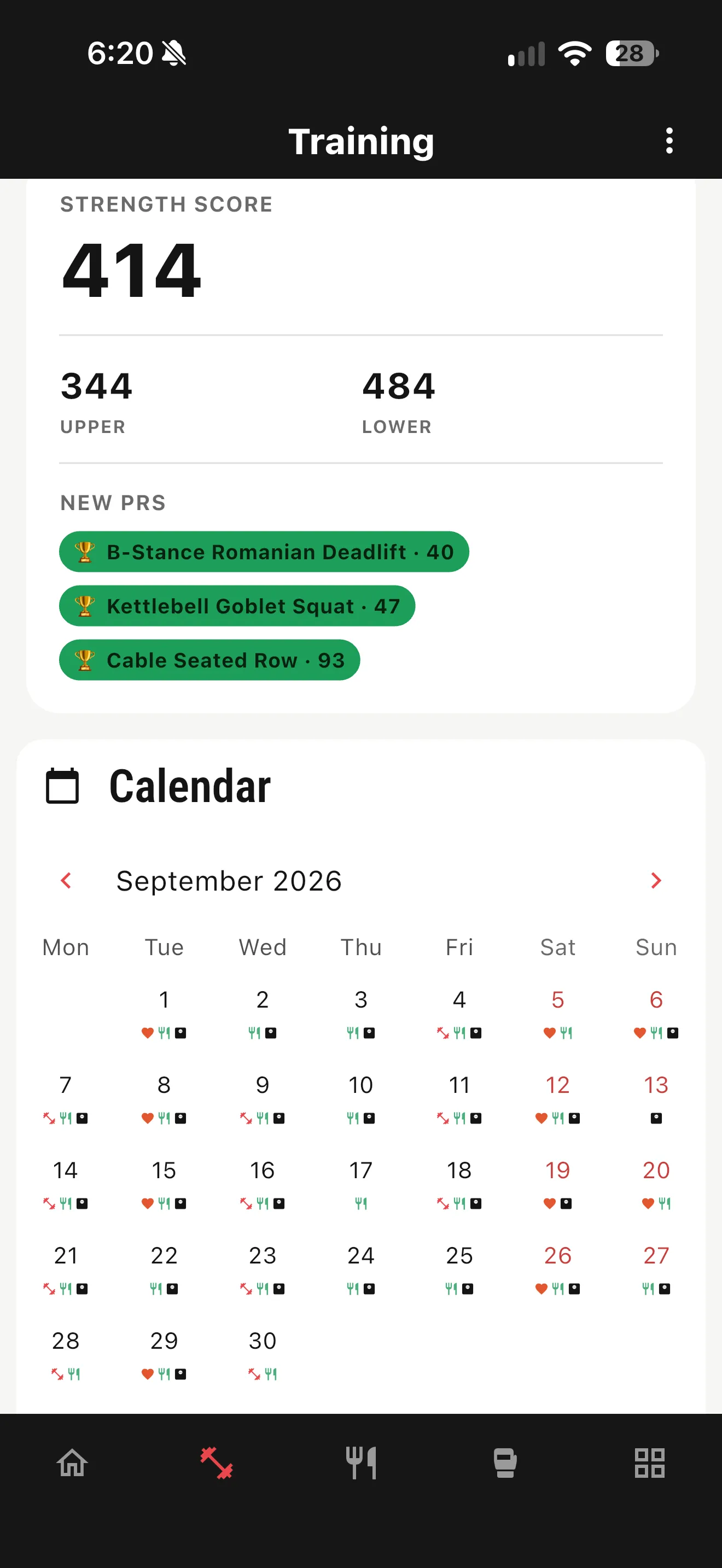 App training screen showing a strength score with upper and lower scores, new personal records, and a monthly calendar